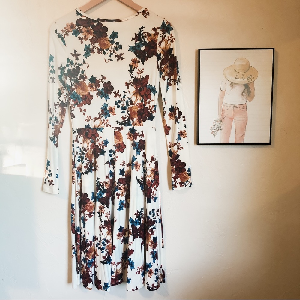 Reborn J Ivory Floral Dress - Picture 2 of 7